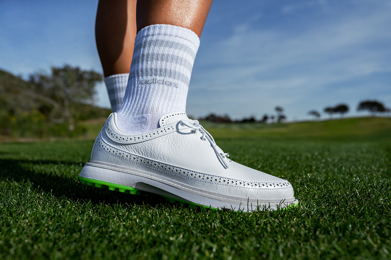 メロウィルメロディアス adidas MC80 Spikeless Golf Shoes Review | The Golf Guide